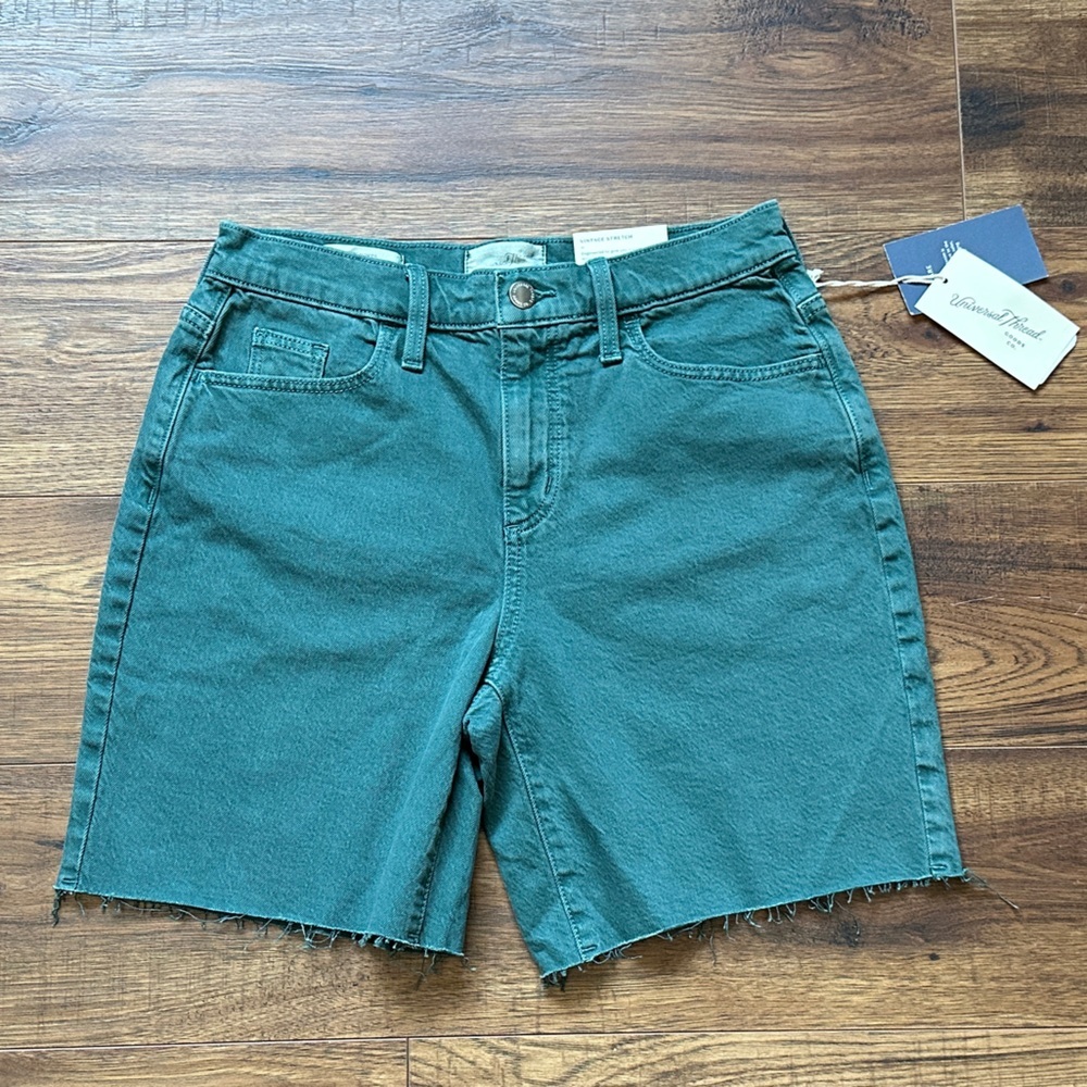 Universal Thread Women’s High-Rise Vintage Stretch Bermuda Shorts Size 2 NWT